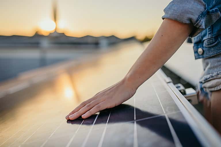 Ervaar het leasen van zonnepanelen met GRENKE - kostenbesparing, flexibiliteit en duurzaamheid